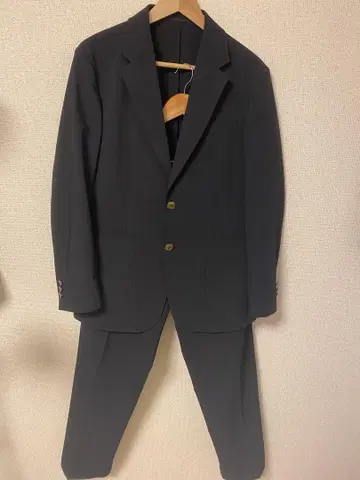 UNIQLO x JW ANDERSON 감동 자켓과 UNIQLO 팬츠