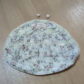 사에라 아키아카네