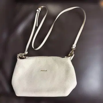 FURLA 숄더백 화이트