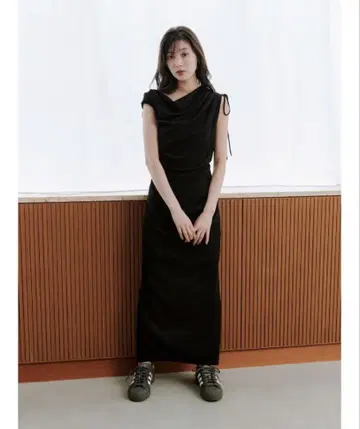 스나이델 드레이프컷 원피스
