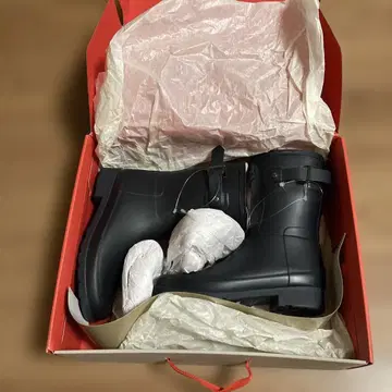 HUNTER 블랙 장화 스트랩 포함
