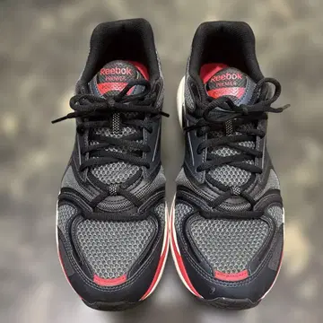 Reebok Road Plus VI 스니커즈