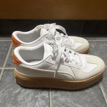 새상품급 puma KARMEN T2 24.0cm