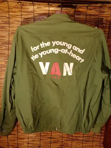 VAN JAC 드리즐러 스윙탑 올리브 그린 당시 사이즈 M