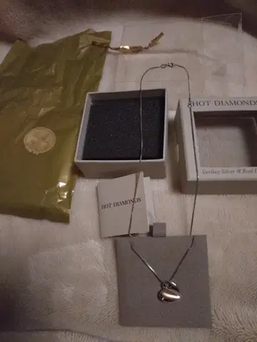 미사용 새상품 HOT DIAMONDS 하트형 목걸이