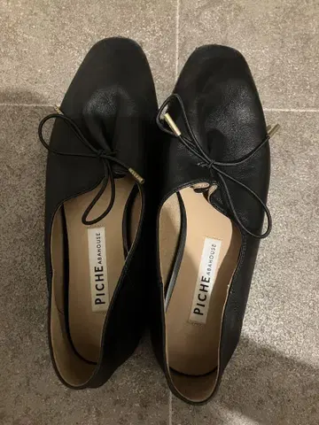 PICHE 블랙 펌프스 35