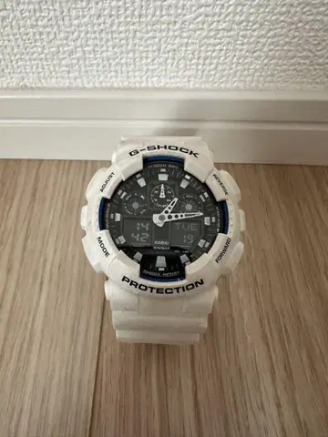 G-SHOCK 화이트 시계
