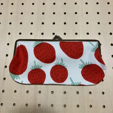 marimekko 딸기 무늬 가마구치 파우치