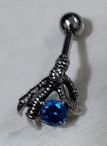 MEDI STORE 14G 까마귀 발톱 귀걸이