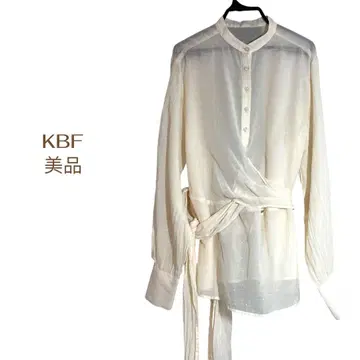 [ 새상품급 ] KBF 화이트 긴팔 셔츠 허리 리본 포함