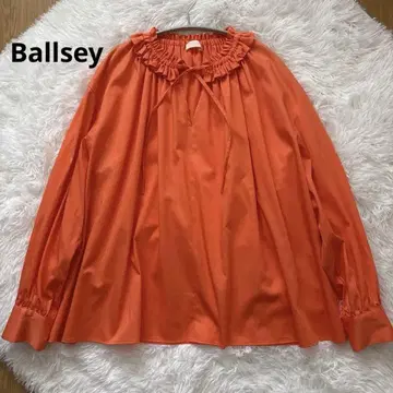 새상품급 투모로우랜드 보르지 하이 카운트 새틴 블라우스 긴팔 프릴