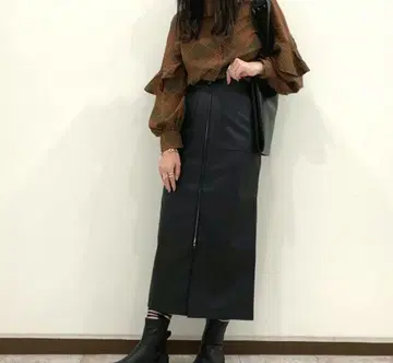 지나시스 JEANASIS 가죽 내로우 스커트