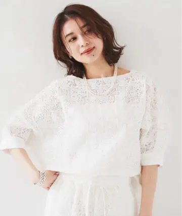 UNTITLED 크로셰풍 레이스 블라우스 미사용품