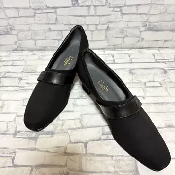 새상품급 t.inaba 블랙 펌프스
