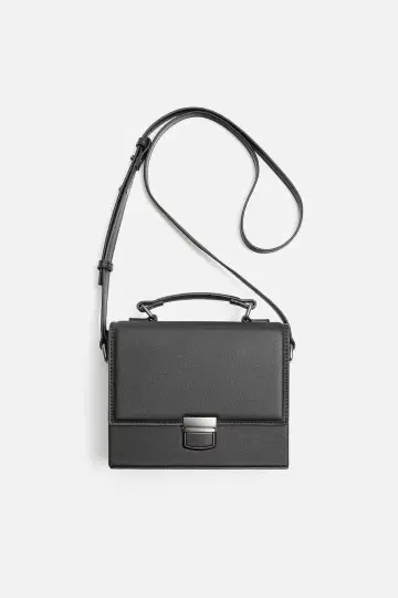 ZARA 박스형 블랙 숄더백