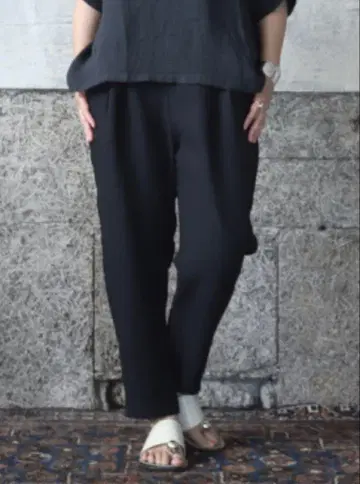 evam eva 린넨 턱 팬츠