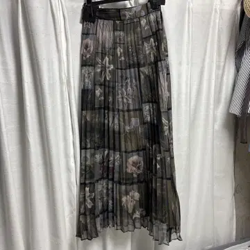 플리츠 롱 스커트
