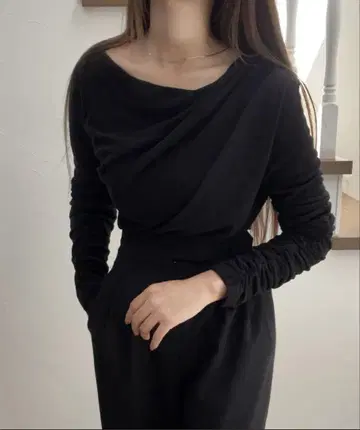 주노아 드레이프 디자인 티셔츠