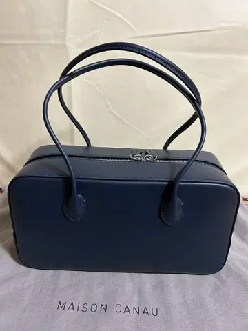 MAISON CANAU 메종 카나우 BOX BOSTON 네이비 스무스