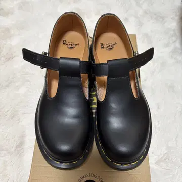 미사용에 가까운 Dr. Martens 블랙 PORREY 6 UK