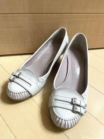 긴자 카네마츠 펌프스 24.5 베이지
