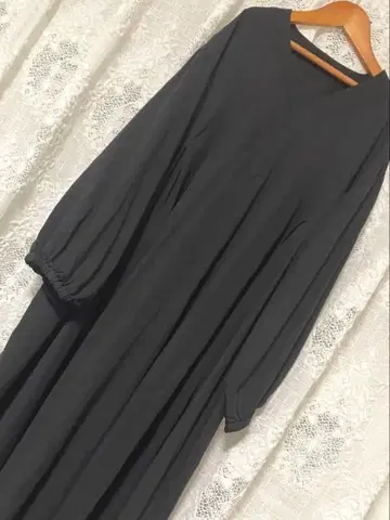 블랙 롱 원피스 V넥