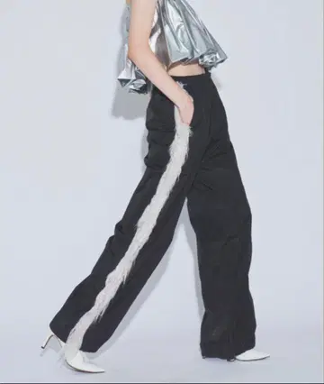 yae  Faux fur line pants/인조 모피 라인 팬츠