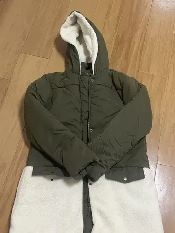 ROSEBUD 후드 부착 자켓 올리브 그린