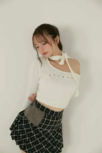 ANDMARY Nana 리본 원숄더 탑