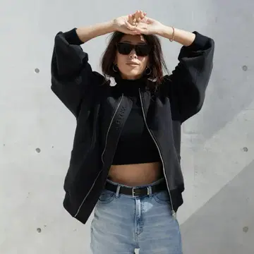 WE'RTHY SWEAT BOMBER 블랙