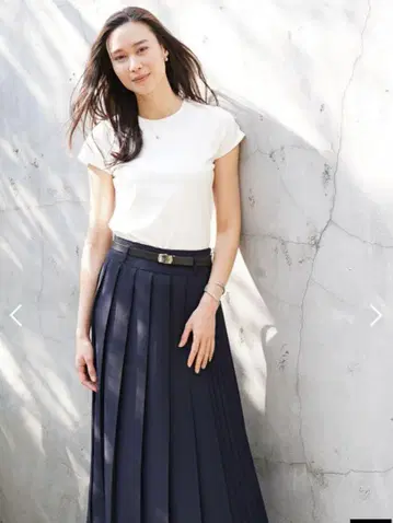 2025년 비리나 라나 T셔츠 반팔 화이트 M 사이즈