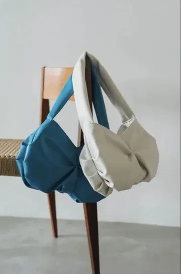 [ 오늘만 한정 가격 ] KnuthMarf twist gather bag