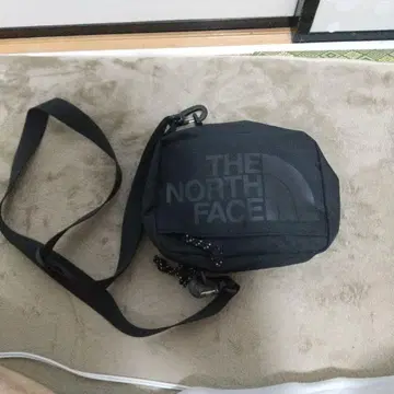 THE NORTH FACE 블랙 숄더백
