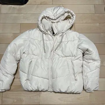 ZARA 후드 부착 화이트 다운 자켓 S