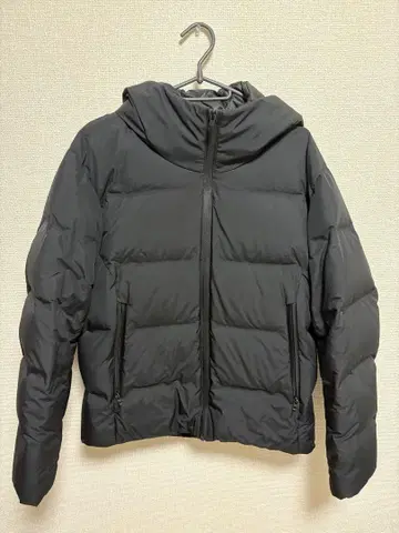 UNIQLO M 사이즈 다운 자켓