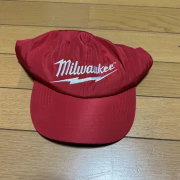 Milwaukee 빨간색 캡