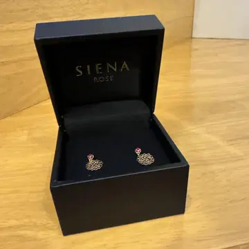 SIENA ROSE 꽃 무늬 귀걸이 골드