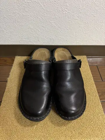 NAOT 아이리스 walnut 뮬 샌들