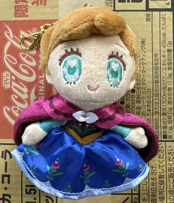 디즈니 스토어 tiny 아나와 눈의 여왕 아나 봉제 인형 키체인