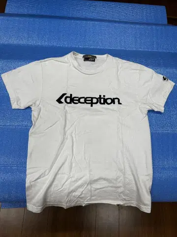 deception 프린트 로고 T셔츠 화이트