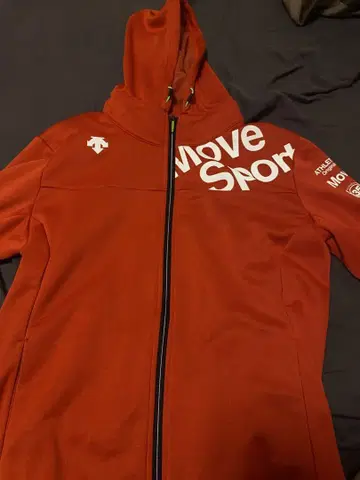 DESCENTE 후드티