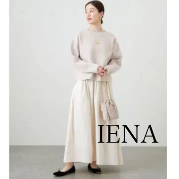 완판템 최근 모델 IENA 이에나 타프타 플레어 스커트 화이트