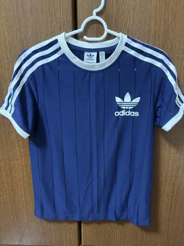 adidas 네이비 스트라이프 티셔츠