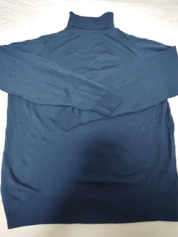 JOHN SMEDLEY (존스메들리) 터틀넥 스웨터