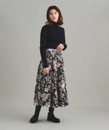 미사용 새상품 그레이스 콘티넨탈 플레어 자카드 스커트