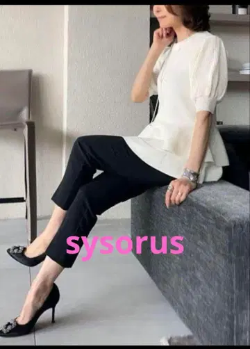 [ 새상품급 ] SYSORUS ( 시소러스 ) 퍼프 슬리브 티어드 니트