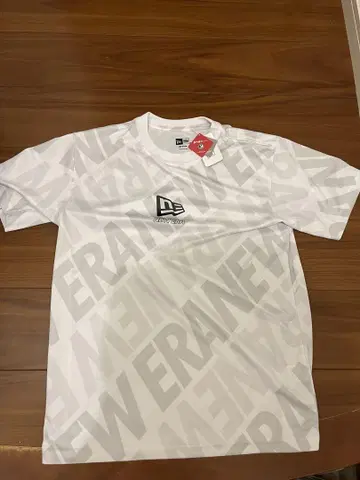 NEW ERA 화이트 T셔츠 M