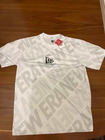 NEW ERA 화이트 T셔츠 M