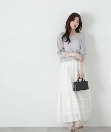 코드 자수 메쉬 니트 프로포션 바디 드레싱