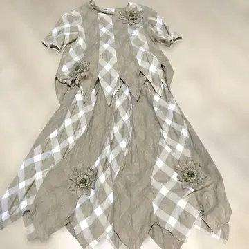 사에라 포테치노 성숙/러블리 꽃 모티브 개성있는 수트